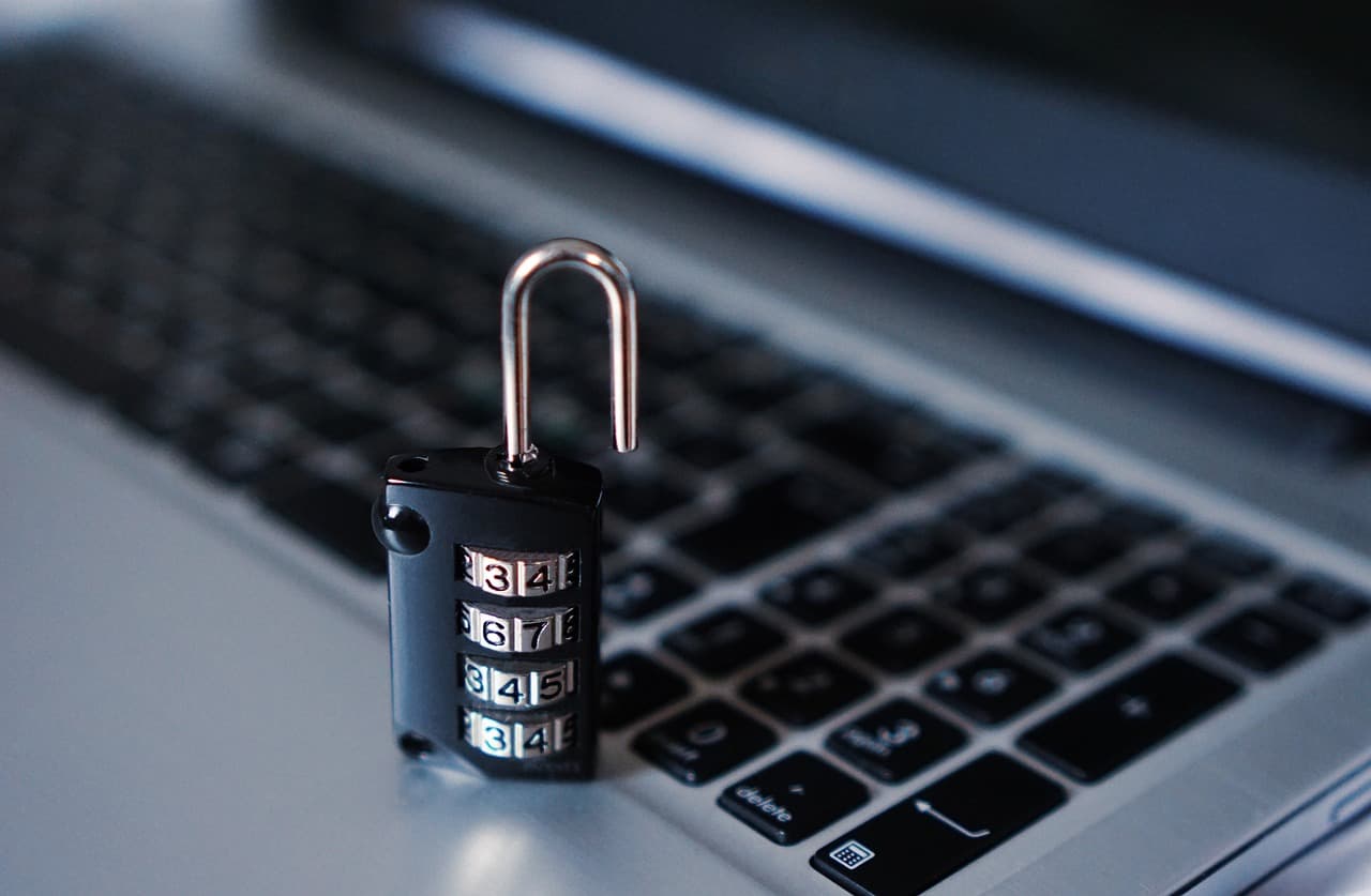 Refactoring 028 - Replace Consecutive IDs with Dark Keys